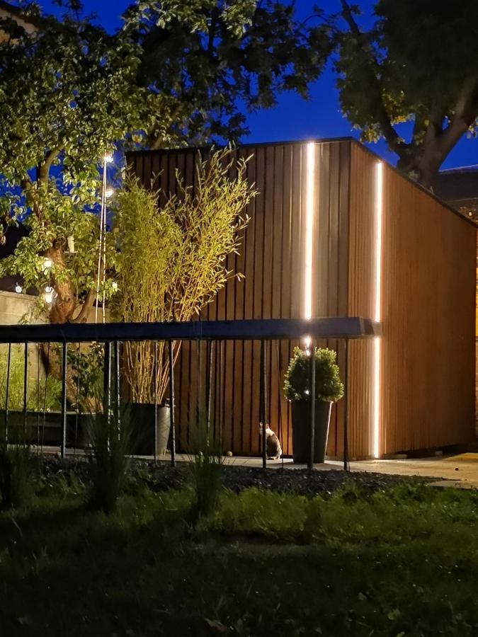 #Outofboxproject Tiny-Home And Garden House Timişoara Exterior foto