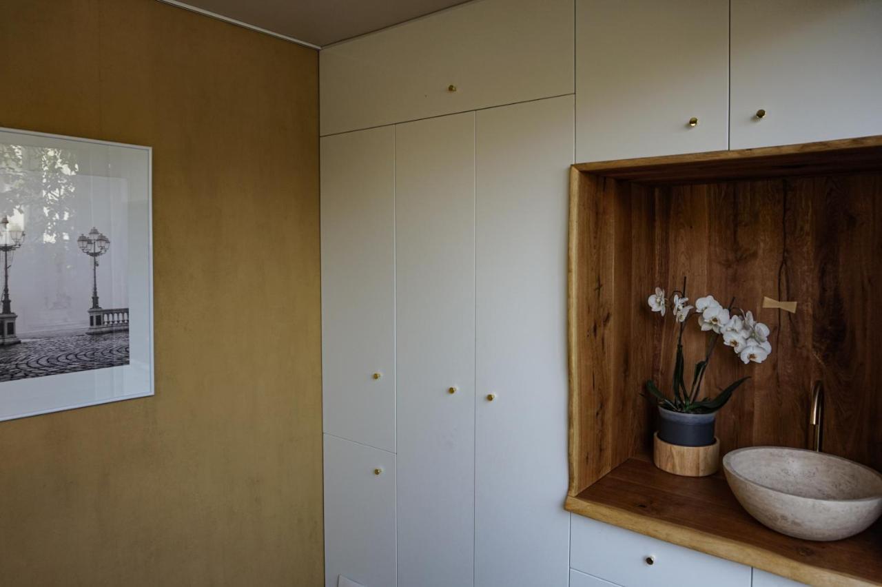 #Outofboxproject Tiny-Home And Garden House Timişoara Exterior foto